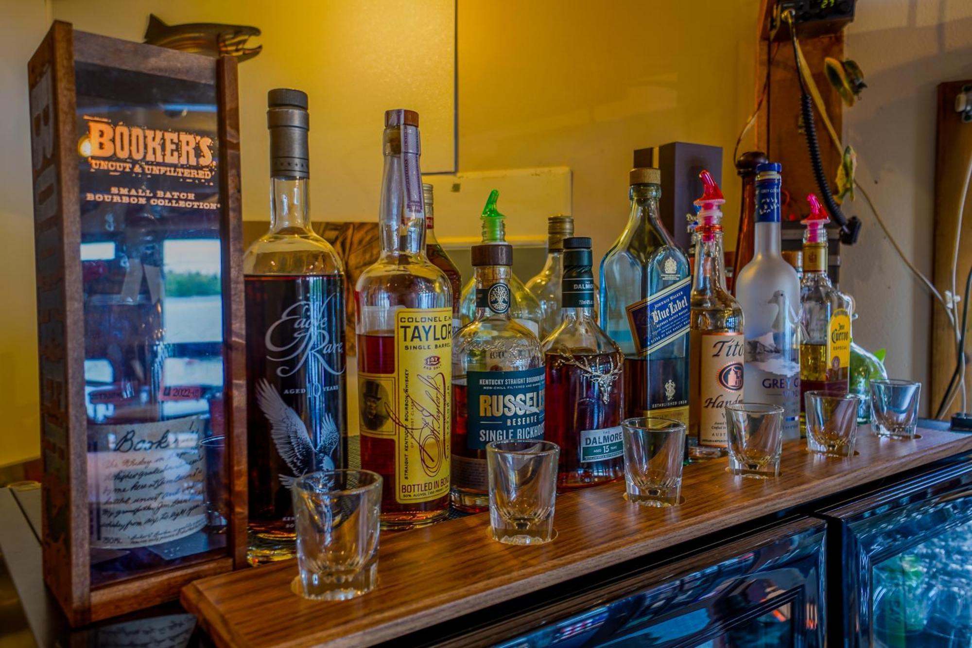 Sportsman'S Cove Lodge Ketchikan Bagian luar foto